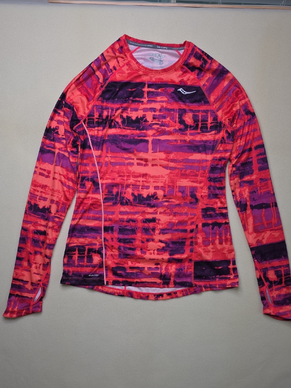 Saucony Women's Size M Long-Sleeve Running Gym Swim Top - Orange & Purple